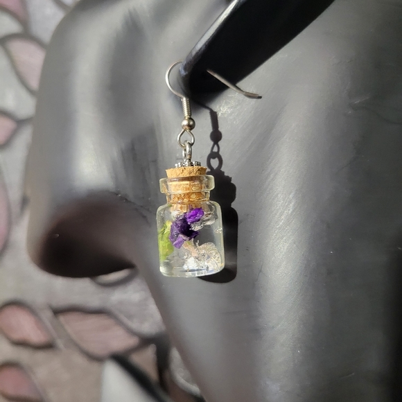 NEW Handmade Resin Earrings Preserved Little Purple Flower In Mini Glass Jar - Picture 6 of 15